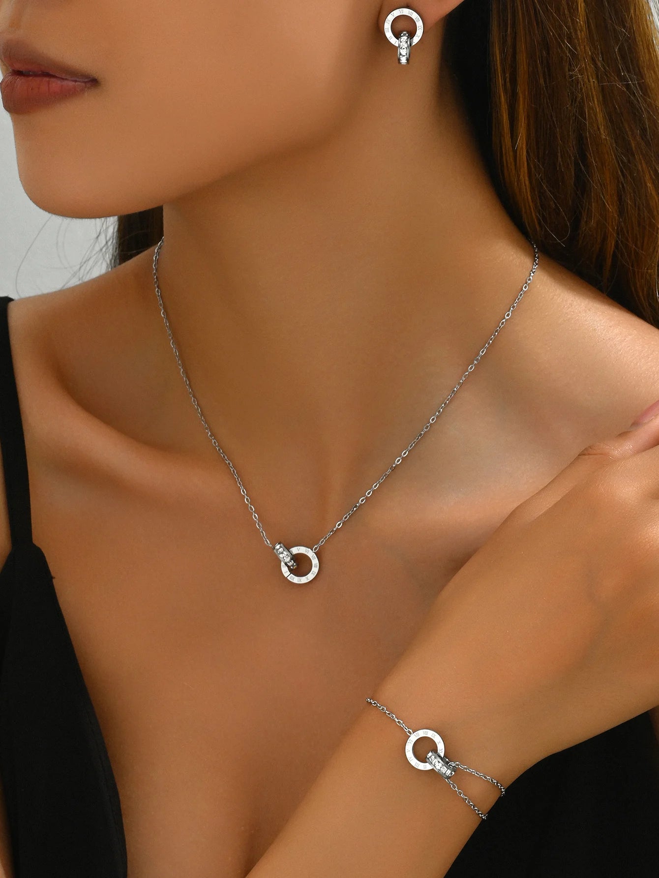 Roman Elegance Double Ring Jewelry Set